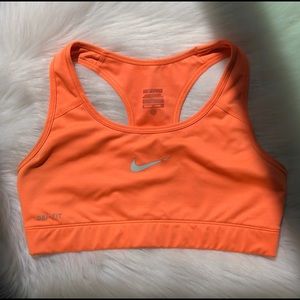 women’s nike sports bra